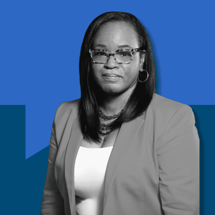 Headshot of Solona Hollis