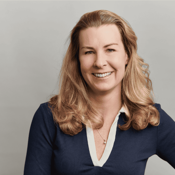 Sarah Ledon headshot